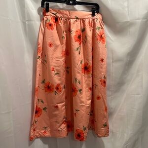 Floral Peach Skirt size med by Old Navy excellent condition has pockets